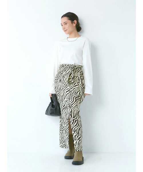 Ungrid（アングリッド）の「トラックソールミドル丈ブーツ（ブーツ・レディース・ブラック/ベージュ・S/M/L）」の5枚目の写真