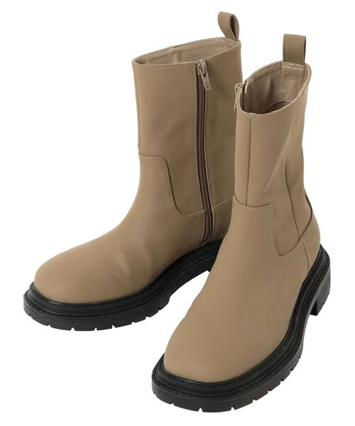 Ungrid トラックソールブーツ Ungrid（アングリッド）の「トラックソールミドル丈ブーツ（ブーツ