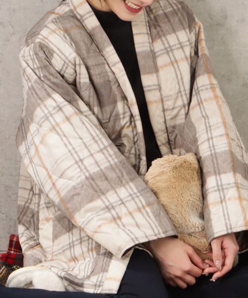 Mac-House（マックハウス）の「Timbre Poste  パッカブルどてら はんてん（その他アウター・メンズ・グレイッシュベージュ/カーキ/ブラウン/ホワイト×ブラック/ブルー/ベージュ/ネイビー/アイボリー/ライトカーキ/ブラック・S/L/M）」の5枚目の写真