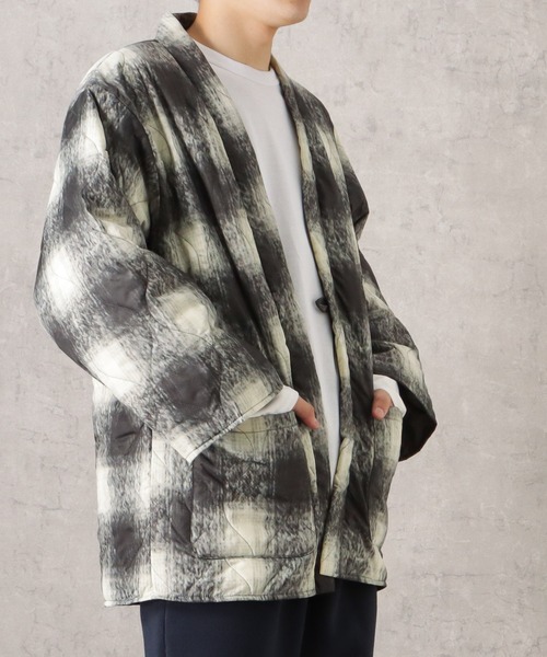 Mac-House（マックハウス）の「Timbre Poste  パッカブルどてら はんてん（その他アウター・メンズ・グレイッシュベージュ/カーキ/ブラウン/ホワイト×ブラック/ブルー/ベージュ/ネイビー/アイボリー/ライトカーキ/ブラック・S/L/M）」の13枚目の写真