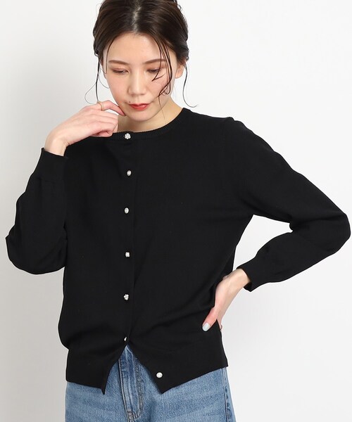 DRESKIP（ドレスキップ）の「◆【洗える/毛玉になりにくい】ビジュー＆パール調ボタン クルーニットカーディガン（カーディガン/ボレロ・レディース・ピンク系/ベージュ/グリーン/ブラック・03/02/04）」の2枚目の写真