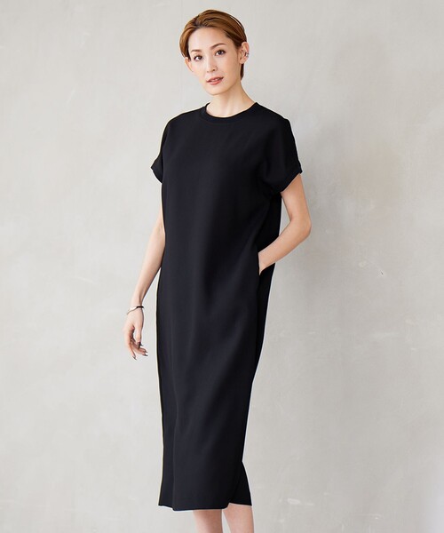 ICB（アイシービー）の「【接触冷感・UVケア・速乾・洗える】FluidBackSatin ワンピース（ワンピース・レディース・ライトイエロー系/ネイビー系/カーキ系/スカイブルー系/スモーキーグリーン系/ブラック系・42/44/46）」の2枚目の写真