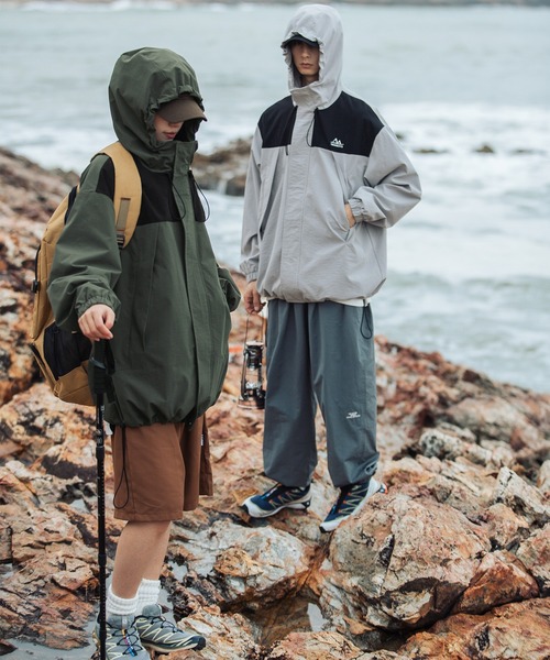 HOOK(フック)の「【HOOK】ワッペン刺繍入り配色ポリライトマウンテンパーカー(マウンテンパーカー・メンズ・カーキ/グレー/ブラック・L/M/XL)」の4枚目の写真