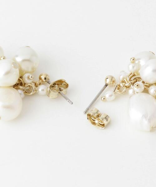 URBAN RESEARCH ROSSO WOMEN（アーバンリサーチ　ロッソ）の「パールシャワーピアス（その他ヘアアクセサリー・レディース・ホワイト・FREE）」の3枚目の写真