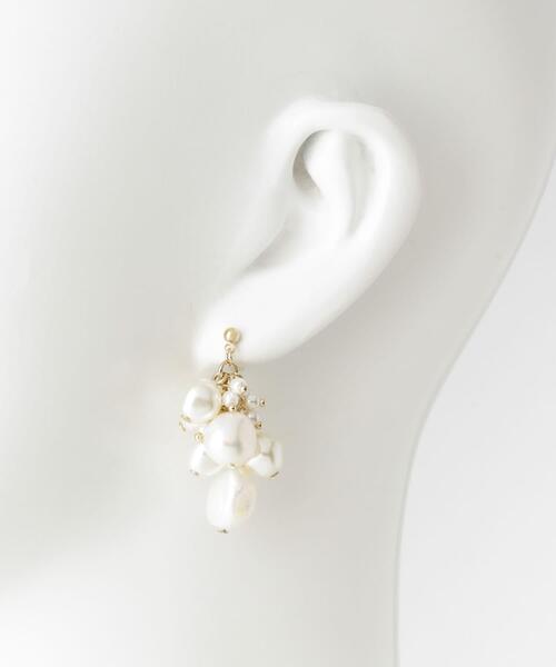 URBAN RESEARCH ROSSO WOMEN（アーバンリサーチ　ロッソ）の「パールシャワーピアス（その他ヘアアクセサリー・レディース・ホワイト・FREE）」の4枚目の写真