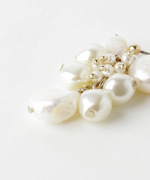 URBAN RESEARCH ROSSO WOMEN（アーバンリサーチ　ロッソ）の「パールシャワーピアス（その他ヘアアクセサリー・レディース・ホワイト・FREE）」の5枚目の写真
