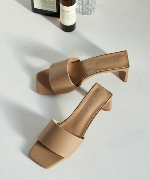 Fabby fabby(ファビィーファビィー)の「プレーンセットバックヒールサンダル(サンダル・レディース・ライトグリーン/オフホワイト/サックスブルー/ブラック/ベージュ/パイソン・SS/SMALL/MEDIUM/LARGE)」の9枚目の写真