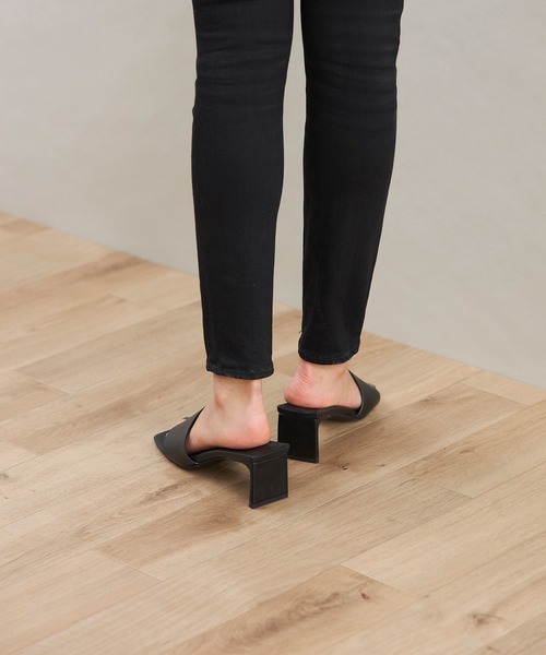 Fabby fabby(ファビィーファビィー)の「プレーンセットバックヒールサンダル(サンダル・レディース・ライトグリーン/オフホワイト/サックスブルー/ブラック/ベージュ/パイソン・SS/SMALL/MEDIUM/LARGE)」の16枚目の写真