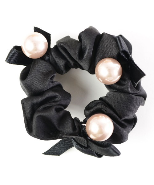VIBGYOR Women（ヴィブジョー　ウィメン）の「【resonance】パール リボン シュシュ（シュシュ・レディース・ブラック/ベージュ・FREE）」の17枚目の写真