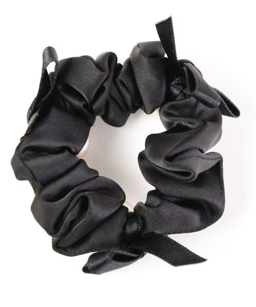 VIBGYOR Women（ヴィブジョー　ウィメン）の「【resonance】パール リボン シュシュ（シュシュ・レディース・ブラック/ベージュ・FREE）」の10枚目の写真