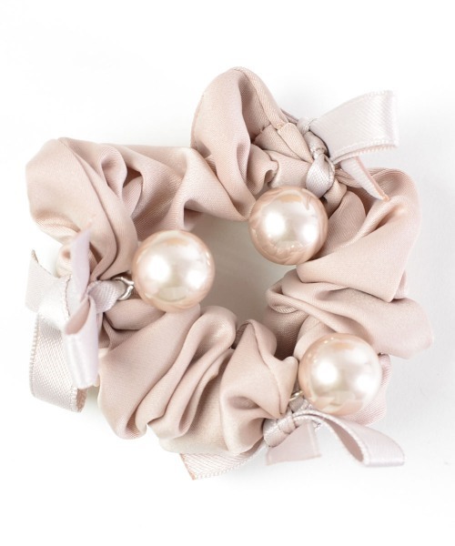 VIBGYOR Women（ヴィブジョー　ウィメン）の「【resonance】パール リボン シュシュ（シュシュ・レディース・ブラック/ベージュ・FREE）」の7枚目の写真