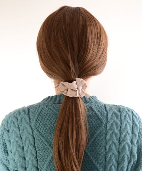 VIBGYOR Women（ヴィブジョー　ウィメン）の「【resonance】パール リボン シュシュ（シュシュ・レディース・ブラック/ベージュ・FREE）」の15枚目の写真