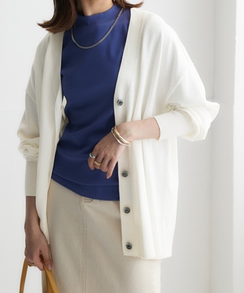 nissen（ニッセン）の「洗えるＵＶカット綿１００％Vネックカーディガン（長袖）（オーバーサイズ）（カーディガン/ボレロ・レディース・ピンク系/杢グレー/ブラック/オフホワイト/ブルー/グレイッシュベージュ・S～Ｍ/L～LL）」の2枚目の写真