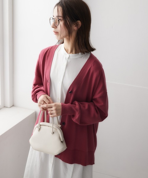 nissen（ニッセン）の「洗えるＵＶカット綿１００％Vネックカーディガン（長袖）（オーバーサイズ）（カーディガン/ボレロ・レディース・ピンク系/杢グレー/ブラック/オフホワイト/ブルー/グレイッシュベージュ・S～Ｍ/L～LL）」の7枚目の写真