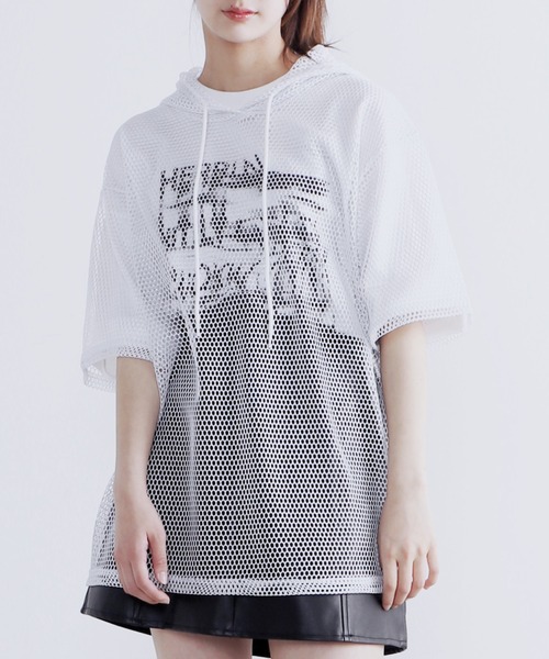 Figments(フィグメンツ)の「メタリックメッシュトップ(Tシャツ/カットソー・レディース・ホワイト/ブラック・SMALL/MEDIUM)」の2枚目の写真