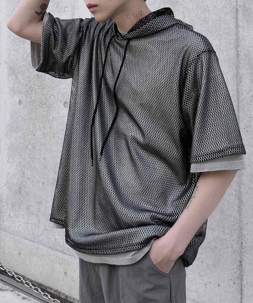 Figments(フィグメンツ)の「メタリックメッシュトップ(Tシャツ/カットソー・レディース・ホワイト/ブラック・SMALL/MEDIUM)」の1枚目の写真