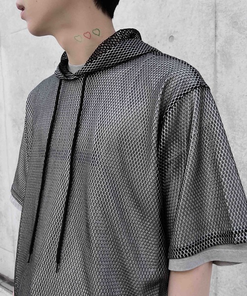 Figments(フィグメンツ)の「メタリックメッシュトップ(Tシャツ/カットソー・レディース・ホワイト/ブラック・SMALL/MEDIUM)」の3枚目の写真