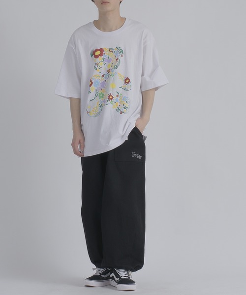 RE730(アールイーセブンサーティー)の「RE730 フラワーベアコラージュTシャツ(Tシャツ/カットソー・メンズ・オフホワイト/ブラック・MEDIUM/LARGE/X-LARGE)」の17枚目の写真