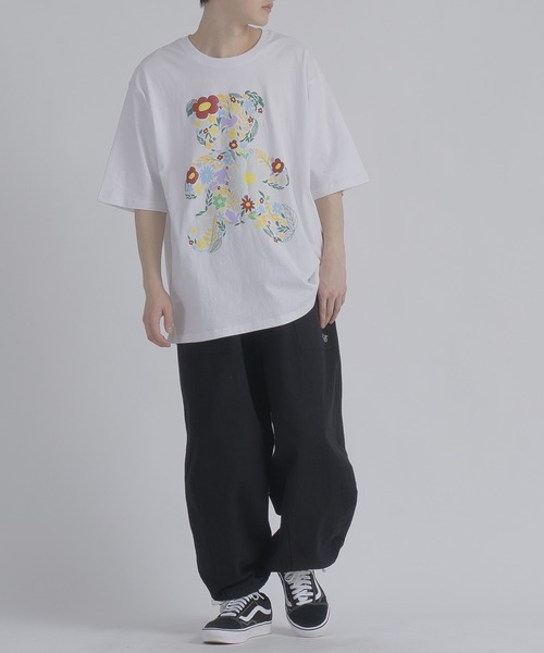 RE730(アールイーセブンサーティー)の「RE730 フラワーベアコラージュTシャツ(Tシャツ/カットソー・メンズ・オフホワイト/ブラック・MEDIUM/LARGE/X-LARGE)」の8枚目の写真