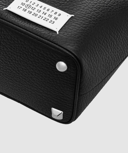 Maison Margiela（メゾンマルジェラ）の「SHOULDER BAG（ショルダーバッグ・メンズ・ブラック/その他/その他1・FREE）」の7枚目の写真