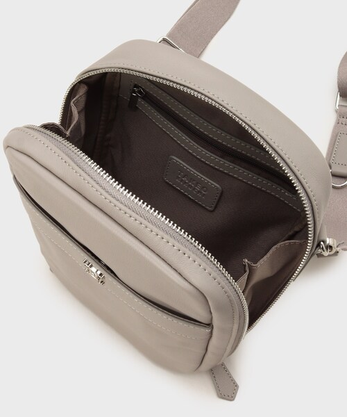 TAKEO KIKUCHI（タケオキクチ）の「◆ソフトレザー ボックスショルダー（ショルダーバッグ・メンズ・ベージュ/ブラック・00）」の9枚目の写真