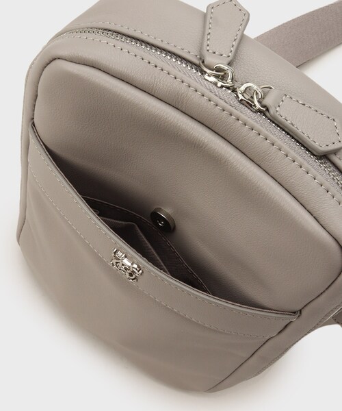 TAKEO KIKUCHI（タケオキクチ）の「◆ソフトレザー ボックスショルダー（ショルダーバッグ・メンズ・ベージュ/ブラック・00）」の11枚目の写真