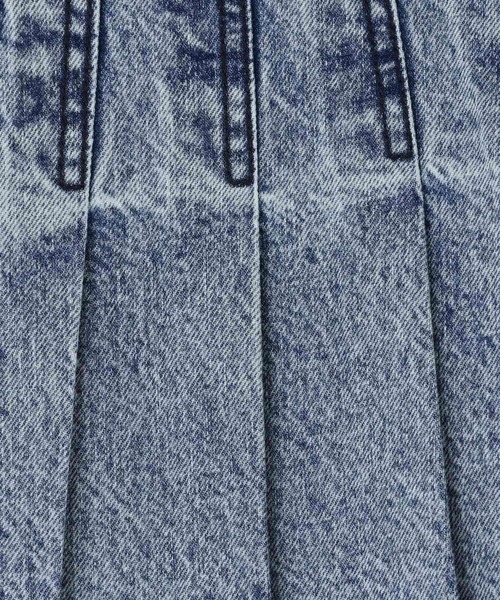 LOWRYS FARM（ローリーズファーム）の「Ｃデニムプリーツスカート  976362（スカート・キッズ・ブラック/ブルー・110cm/120cm/130cm/140cm/150cm）」の4枚目の写真
