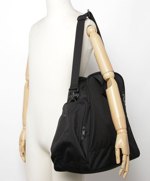 DAKINE(ダカイン)の「DAKINE BOOT BAG 30L ブーツバッグ 【2023/2024年冬モデル】/ダカインワンポイントブランドロゴブーツショルダーバッグ(バックパック/リュック・メンズ・ブラック・FREE)」の5枚目の写真