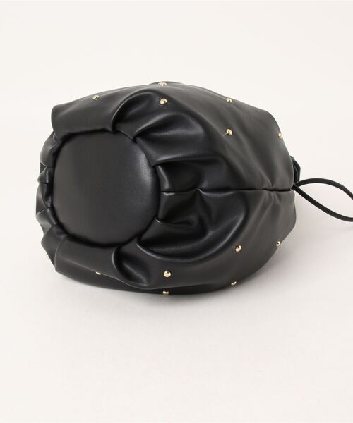 KOBE LETTUCE（コウベレタス）の「ギャザーハンドルスタッズ巾着バッグ（ショルダーバッグ・レディース・レッド/ブラック×ゴールド/ブラック×シルバー・FREE）」の12枚目の写真