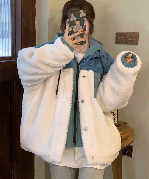 NANEA(ナネア)の「レイヤード風フード付きボアジャケット(ブルゾン・レディース・ホワイト・MEDIUM/LARGE)」の14枚目の写真