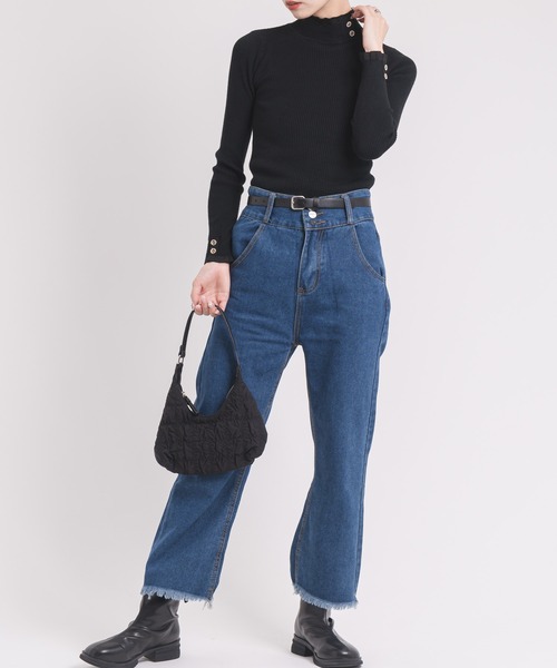 URBAN CHERRY(アーバンチェリー)の「【レディース】フリルボタンリブニットトップス(ニット/セーター・レディース・アイボリー/ブラック/ホワイト・FREE)」の5枚目の写真