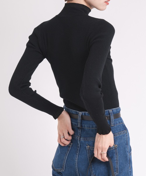 URBAN CHERRY(アーバンチェリー)の「【レディース】フリルボタンリブニットトップス(ニット/セーター・レディース・アイボリー/ブラック/ホワイト・FREE)」の9枚目の写真