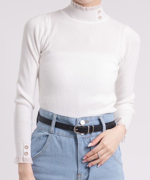 URBAN CHERRY(アーバンチェリー)の「【レディース】フリルボタンリブニットトップス(ニット/セーター・レディース・アイボリー/ブラック/ホワイト・FREE)」の10枚目の写真