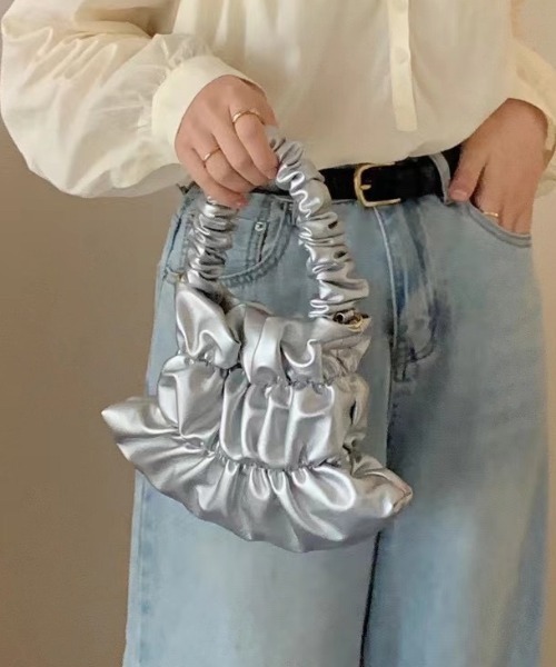 LAC-VERT（ラック・ヴェール）の「シャーリングPU 2WAYハンドバッグ（ショルダーバッグ・レディース・ホワイト/ブラック/シルバー/ピンク・FREE）」の4枚目の写真