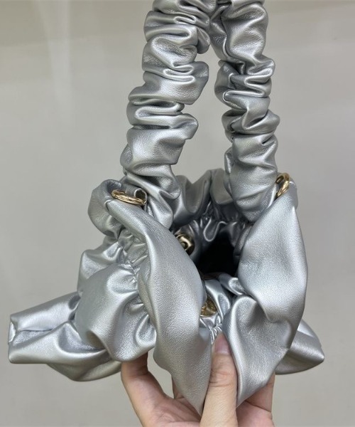 LAC-VERT（ラック・ヴェール）の「シャーリングPU 2WAYハンドバッグ（ショルダーバッグ・レディース・ホワイト/ブラック/シルバー/ピンク・FREE）」の8枚目の写真