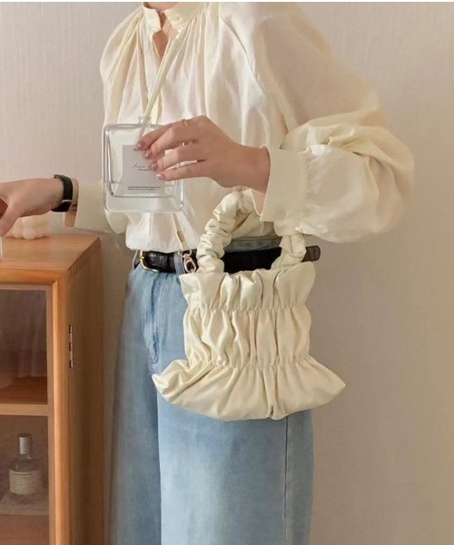 LAC-VERT（ラック・ヴェール）の「シャーリングPU 2WAYハンドバッグ（ショルダーバッグ・レディース・ホワイト/ブラック/シルバー/ピンク・FREE）」の11枚目の写真