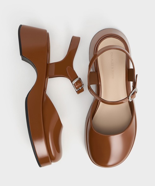 CHARLES & KEITH(チャールズ & キース)の「Nerina ネリナ アンクルストラッププラットフォームパンプス(パンプス・レディース・ブラック/ブラウン・22.5cm/23cm/23.5cm/24.5cm/25cm)」の9枚目の写真