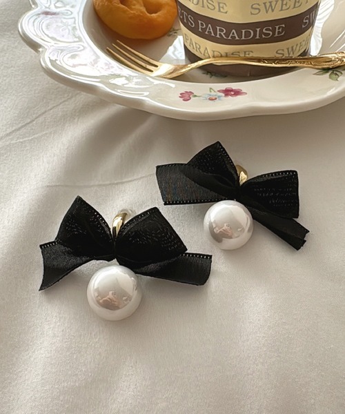 apres jour(アプレジュール)の「【apres jour×ARIAZ】パールリボンピアス(ピアス(両耳用)・レディース・ブラック・FREE)」の2枚目の写真