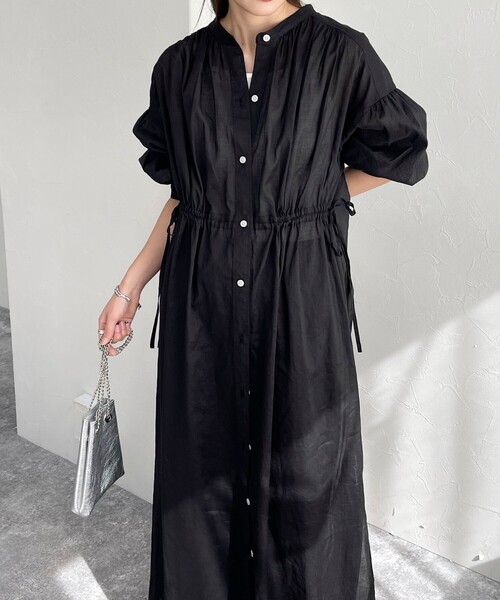 fredy emue（フレディエミュ）の「コットン/リネン 前開きギャザーワンピース（ワンピース・レディース・ブラック/オレンジ/グレイッシュブルー/オフホワイト・38）」の9枚目の写真