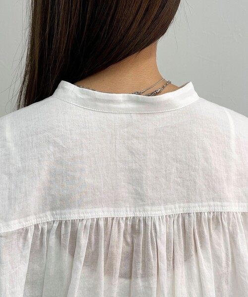 fredy emue（フレディエミュ）の「コットン/リネン 前開きギャザーワンピース（ワンピース・レディース・ブラック/オレンジ/グレイッシュブルー/オフホワイト・38）」の19枚目の写真