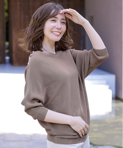 【洗える】肩ボタンドルマンニットトップス（シャツ/ブラウス）｜Tiaclasse（ティアクラッセ） 5,289円