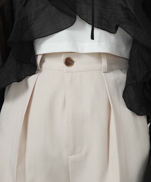 archives（アルシーヴ）の「マルチｗａｙタックパンツ（その他パンツ・レディース・グレー/ブラック/アイボリー・MEDIUM）」の7枚目の写真
