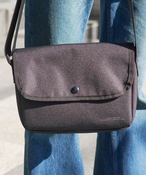 Blue Standard (ブルースタンダード)の「【BLUE STANDARD/ブルースタンダード】 ミニメッセンジャーバッグ(メッセンジャーバッグ・メンズ・ブラック/グレー/パープル/ベージュ/カーキ・FREE)」の6枚目の写真