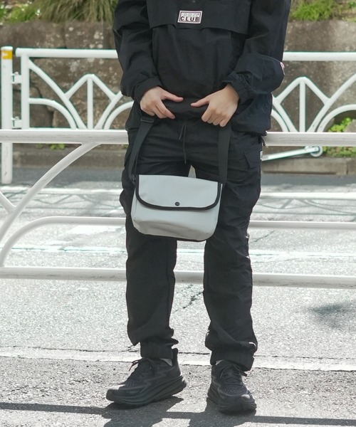 Blue Standard (ブルースタンダード)の「【BLUE STANDARD/ブルースタンダード】 ミニメッセンジャーバッグ(メッセンジャーバッグ・メンズ・ブラック/グレー/パープル/ベージュ/カーキ・FREE)」の13枚目の写真