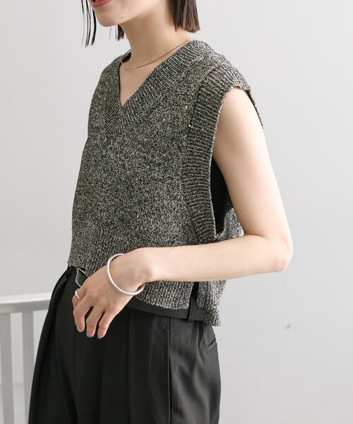 mystic（ミスティック）の「【EC限定カラーあり/BRN・BLK2】スパンコールニットベスト（ベスト・レディース・アイボリー/オレンジ/ブラック/ブラック系その他2/ブルー/ブラウン・FREE/2）」の20枚目の写真