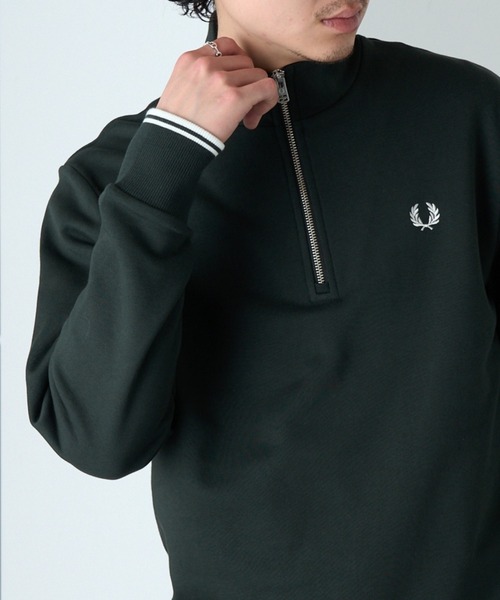FRED PERRY（フレッドペリー）の「【FRED PERRY】Half Zip SweatShirt フレッドペリー ハーフジップスウェット M3574（スウェット・レディース・ブラック系その他2/ブラック/グリーン/ネイビー/ネイビー系2/アイボリー/ブラウン/グレー/カーキ/ワイン/グレイッシュブルー/ダークグリーン/ブラック系その他3/ベージュ/ネイビー系3/アイボリー系1・S/M/L/XL/XS）」の9枚目の写真