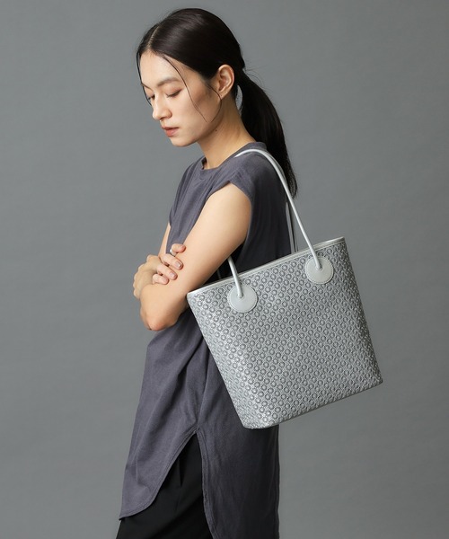 HIROKO HAYASHI(ヒロコハヤシ)の「GIRASOLE(ジラソーレ)トートバッグM(トートバッグ・レディース・ネイビー/ブラック系/ゴールド系/シルバー/ゴールド系3・00)」の1枚目の写真