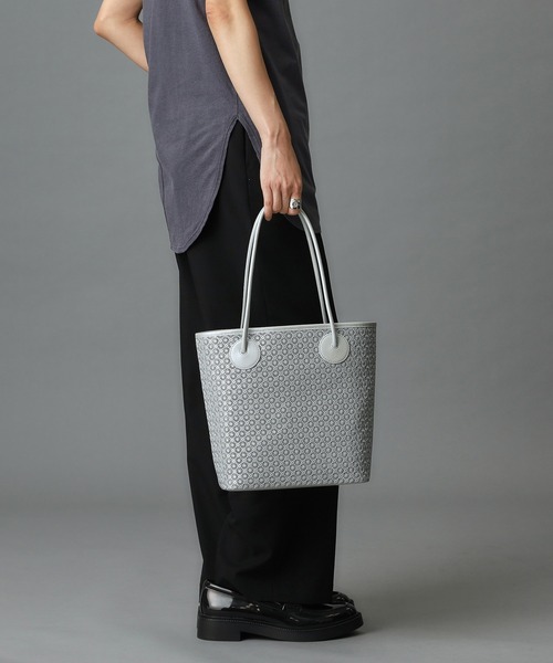 HIROKO HAYASHI(ヒロコハヤシ)の「GIRASOLE(ジラソーレ)トートバッグM(トートバッグ・レディース・ネイビー/ブラック系/ゴールド系/シルバー/ゴールド系3・00)」の22枚目の写真