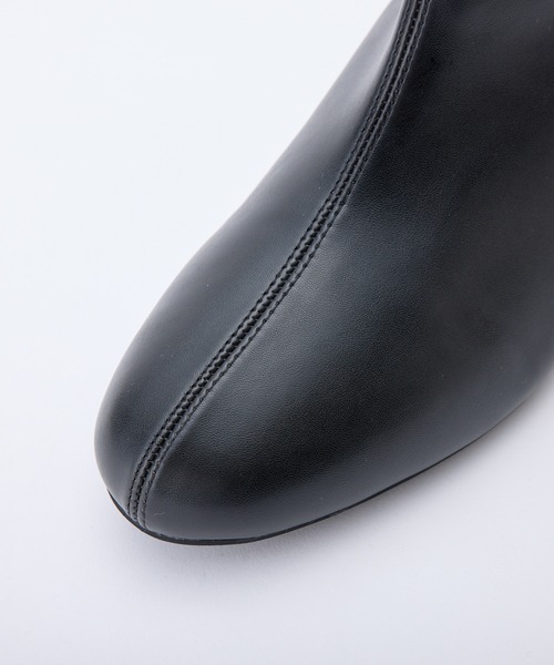 one after another NICE CLAUP（ワンアフターアナザーナイスクラップ）の「ビジューバックル付きストレッチショートブーツ（ブーツ・レディース・ブラック/アイボリー・S/M/L）」の10枚目の写真