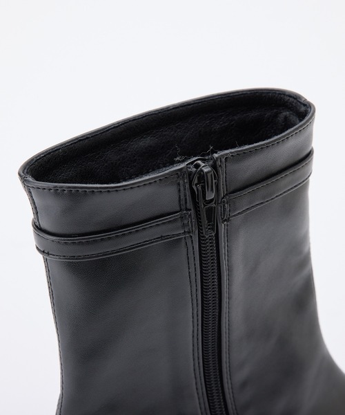 one after another NICE CLAUP（ワンアフターアナザーナイスクラップ）の「ビジューバックル付きストレッチショートブーツ（ブーツ・レディース・ブラック/アイボリー・S/M/L）」の11枚目の写真